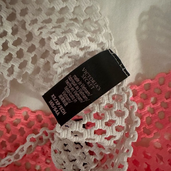 Victoria’s Secret Set of 3 Lacy Thongs - XS (Brand New) - Picture 5 of 10